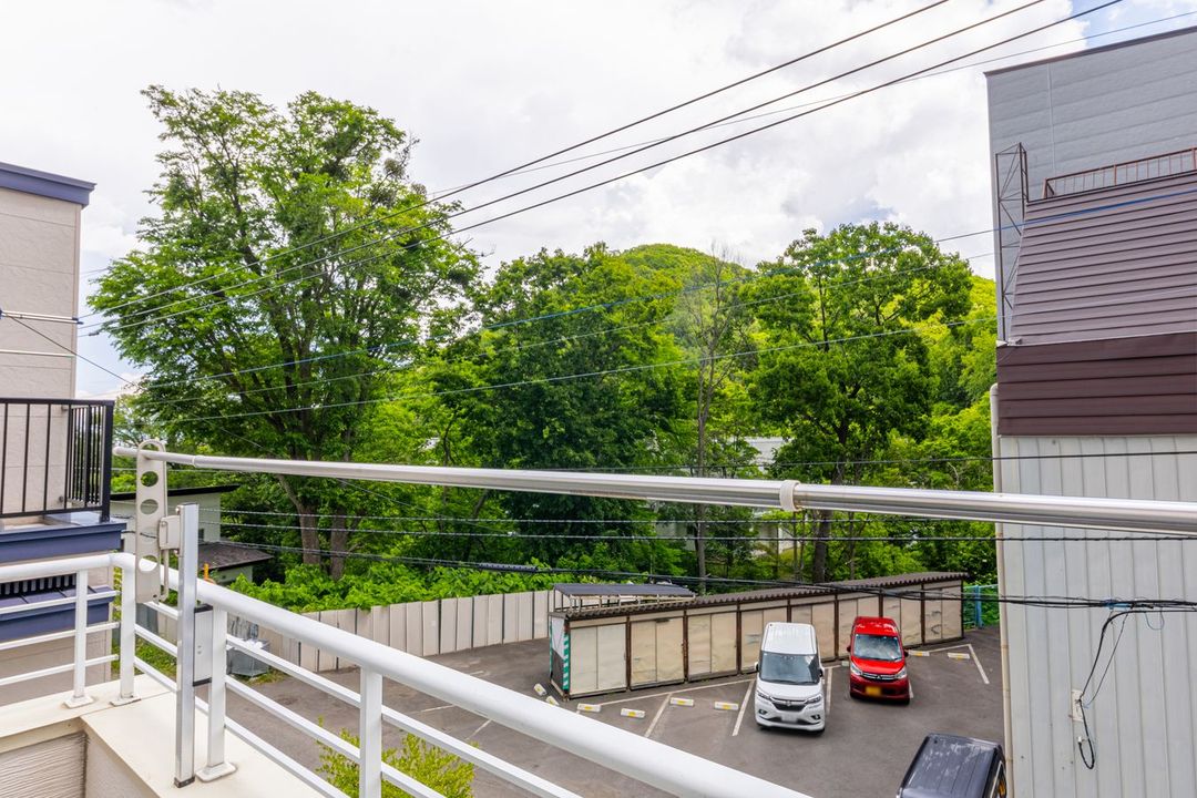 4LDK Detached House for Sale in Miyanomi, Chuo-ku, Sapporo - Thumbnail 2
