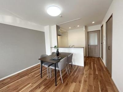 3LDK Apartment for Sale in Suita City, Osaka - 72.29 sqm — Interior, Suita, Osaka