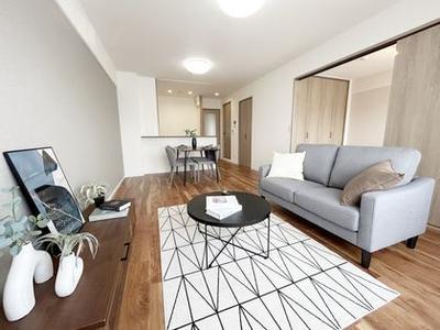 3LDK Apartment for Sale in Suita City, Osaka - 72.29 sqm — Interior, Suita, Osaka