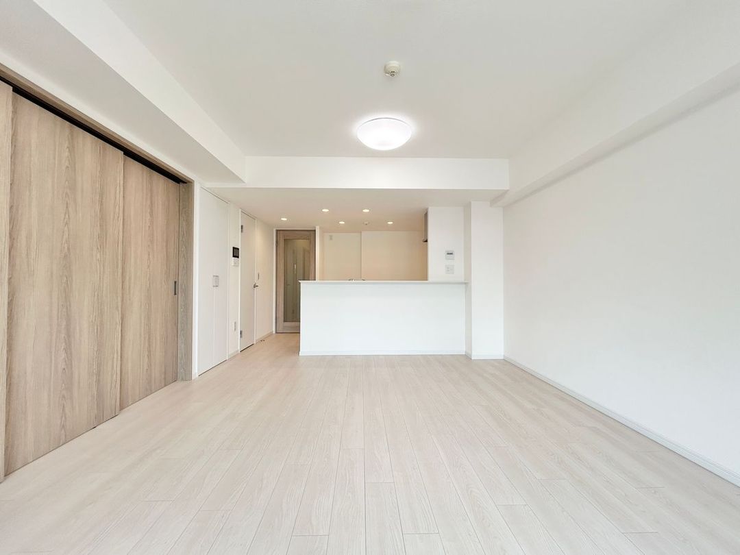 Renovated 3LDK Apartment for Sale in Kawasaki Suenaga - Thumbnail 2