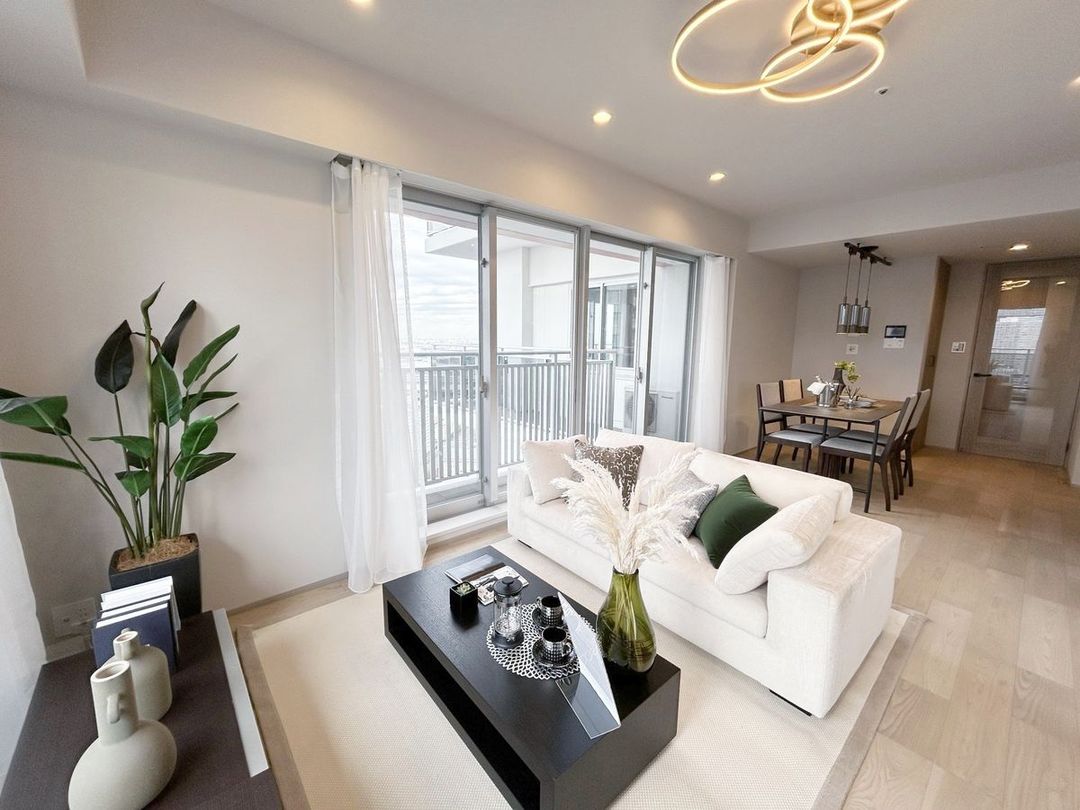 Canal First Tower 2LDK Apartment in Shinonome, Tokyo - Thumbnail 2