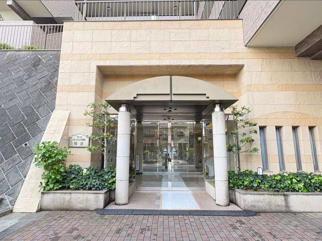3LDK Apartment for Sale in Kamoi, Yokohama - Renovated 2026 - Thumbnail 2