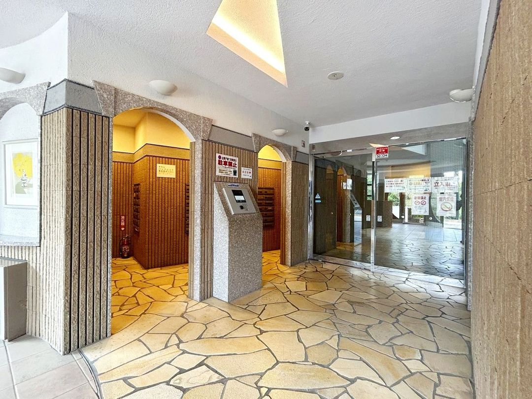 Renovated 3LDK Apartment in Kawasaki, Kanagawa – 68.79m² - Thumbnail 2