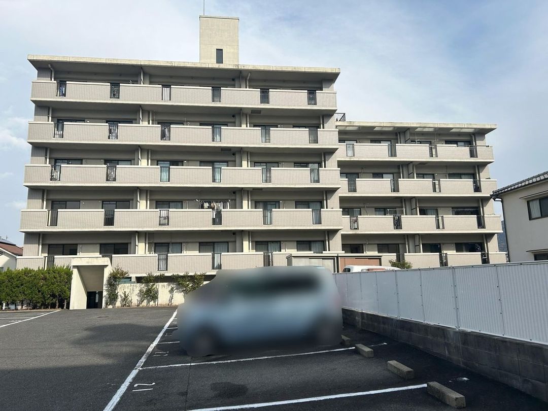 2LDK Investment Apartment Building for Sale in Hiroshima - Thumbnail 2