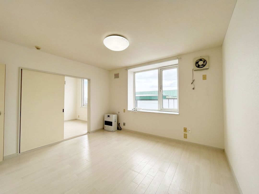 Flat K Shinkawa 2LDK Apartment Building for Sale in Sapporo - Thumbnail 2