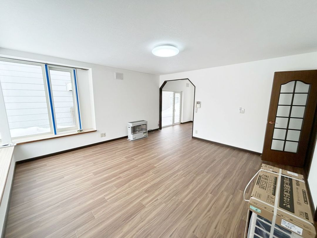 Renovated 4LDK Detached House in Ebetsu, Hokkaido - Thumbnail 2