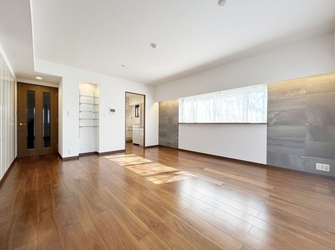 Renovated 3LDK Apartment for Sale in Yokohama Aoba Ward - Thumbnail 2