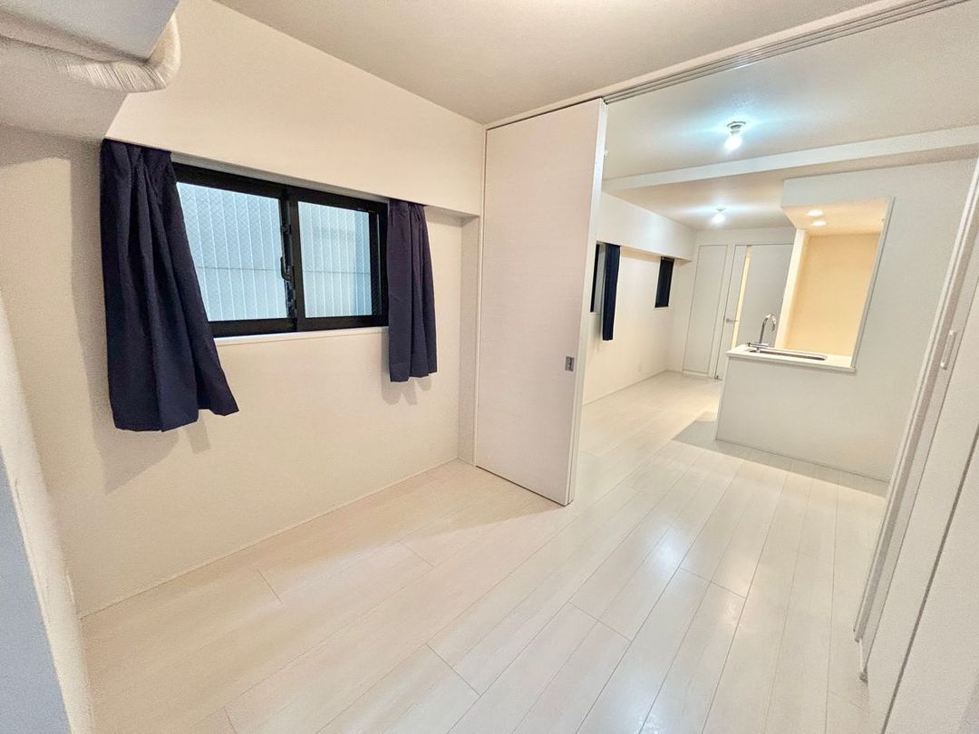 1LDK Apartment for Sale in Nihonbashi Yokoyama, Chuo-ku, Tokyo - Thumbnail 2