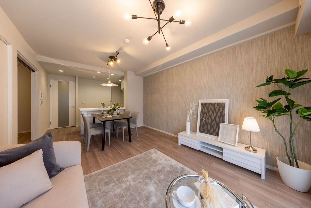 Brillia Takatsuki 3LDK Apartment for Sale in Osaka - Thumbnail 2