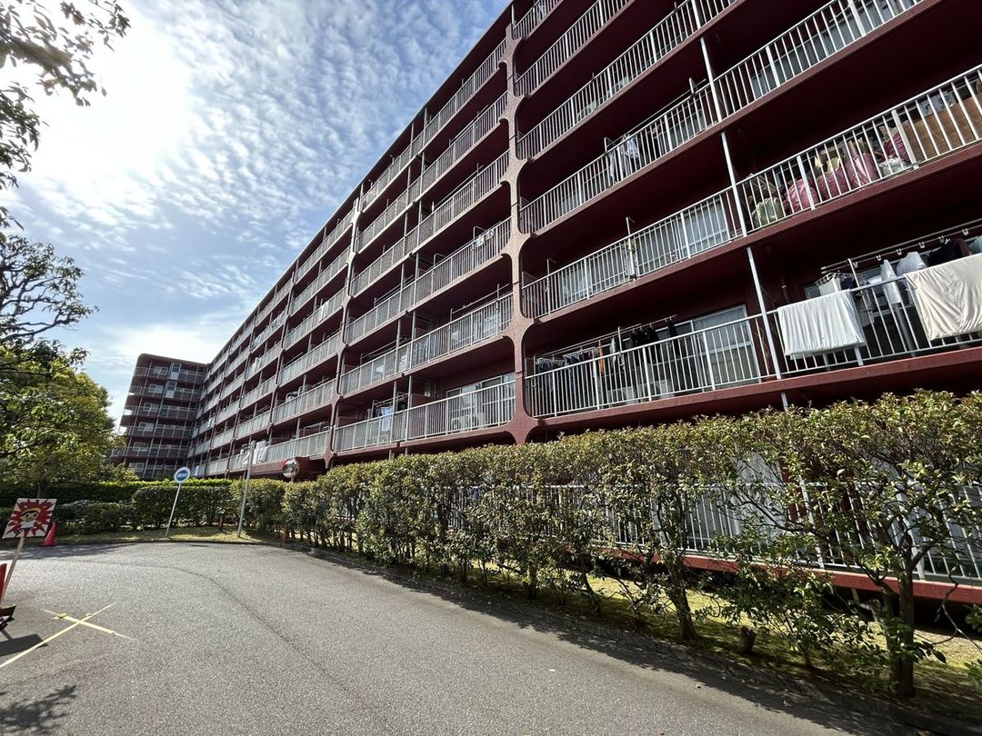 2LDK Apartment for Sale in Yokohama Sakae Ward 64.4sqm - Thumbnail 2