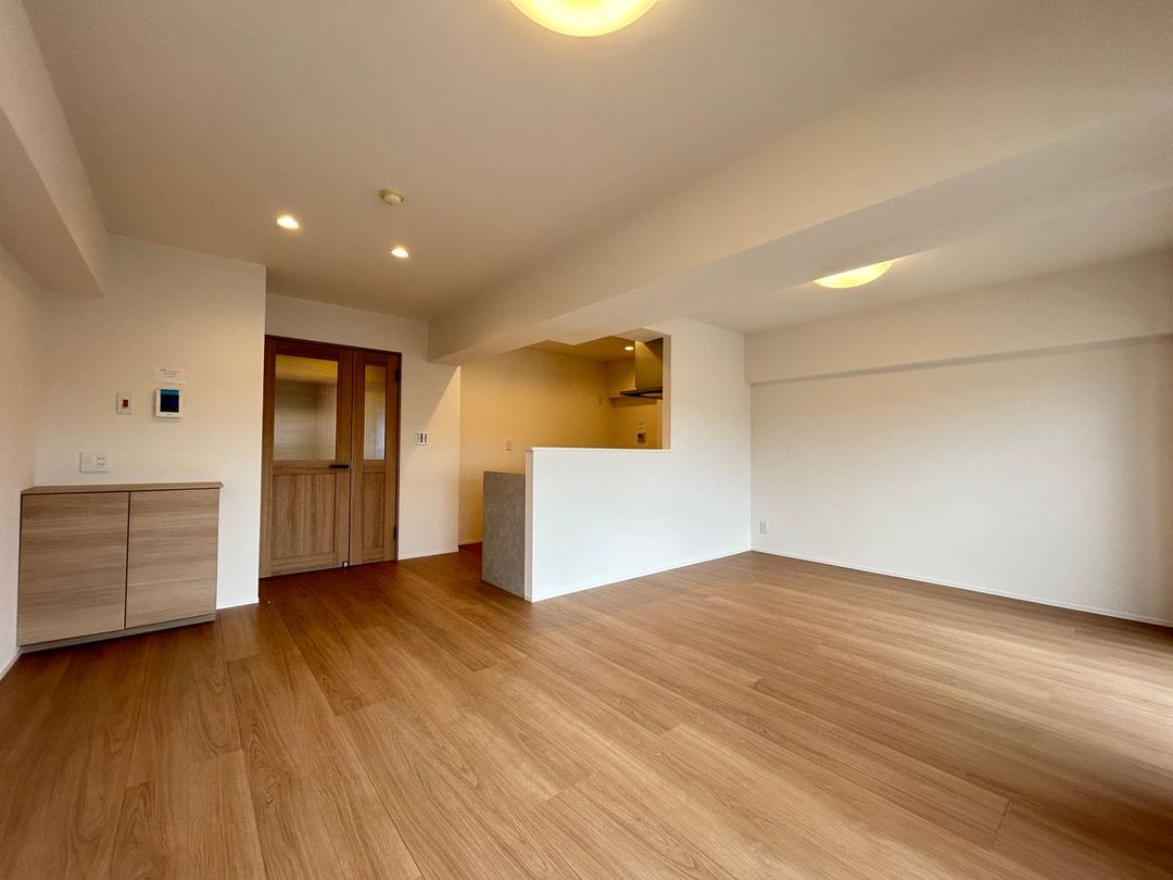 3LDK 90.2 sqm Apartment for Sale in Chuo Ward, Fukuoka - Thumbnail 2