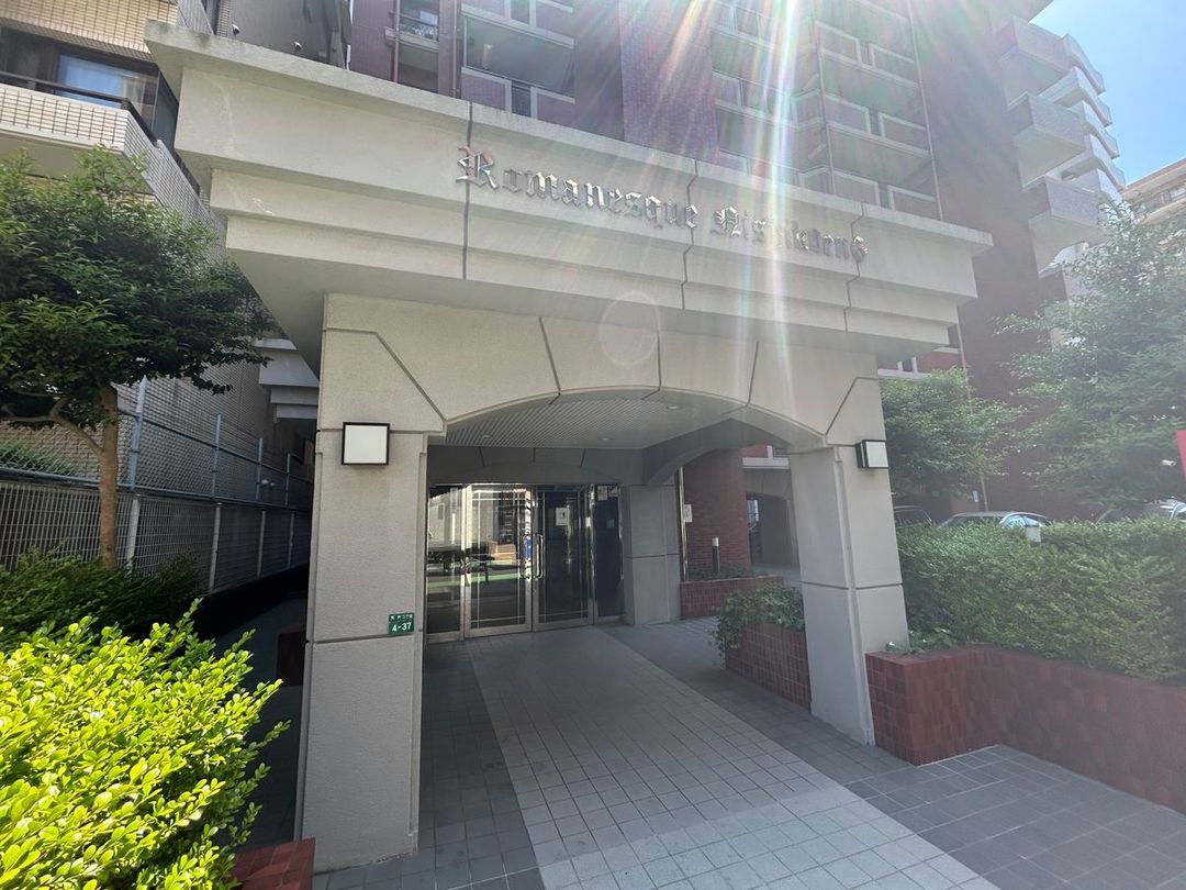 2LDK Apartment in Chuo Ward, Fukuoka City - 52.24 sqm - Thumbnail 2