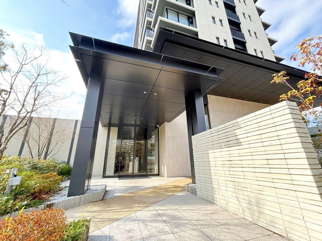4LDK Apartment for Sale in Suita, Osaka - 100.29m² - Thumbnail 2