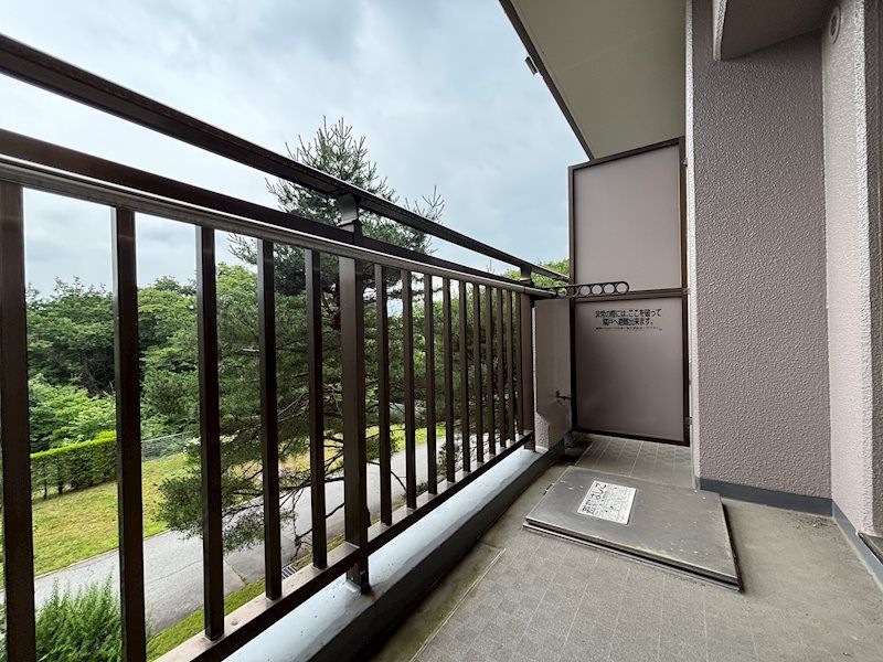 2K Apartment for Sale in Kitakaruizawa, Tsumagoi, Gunma - 44m² - Thumbnail 2