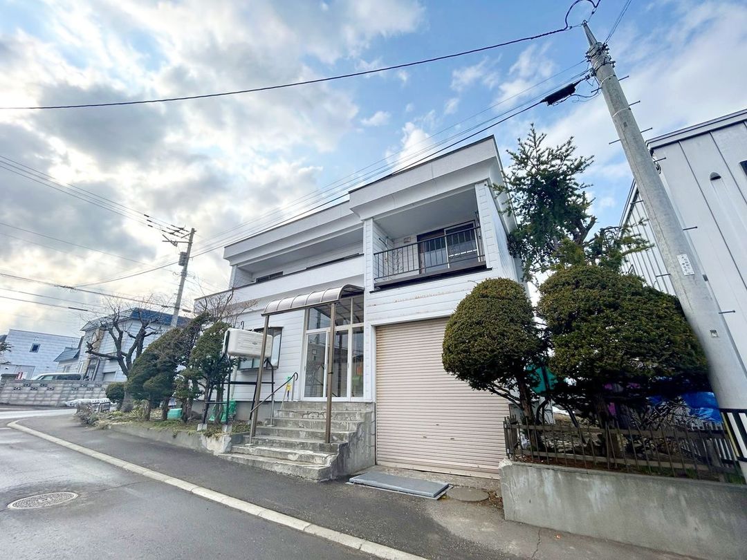 4LDK Detached House for Sale in Sapporo Nishi Ward - Thumbnail 2