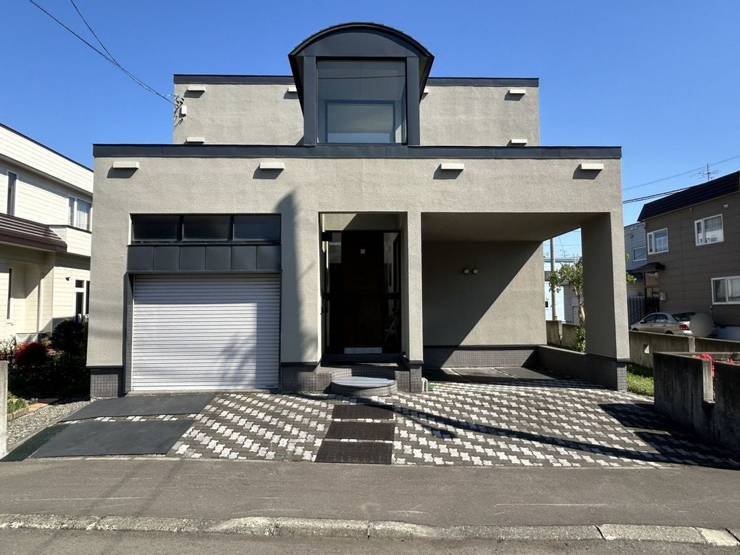 Renovated 5LDK House in Teine, Sapporo | 216.75 sqm - Thumbnail 2