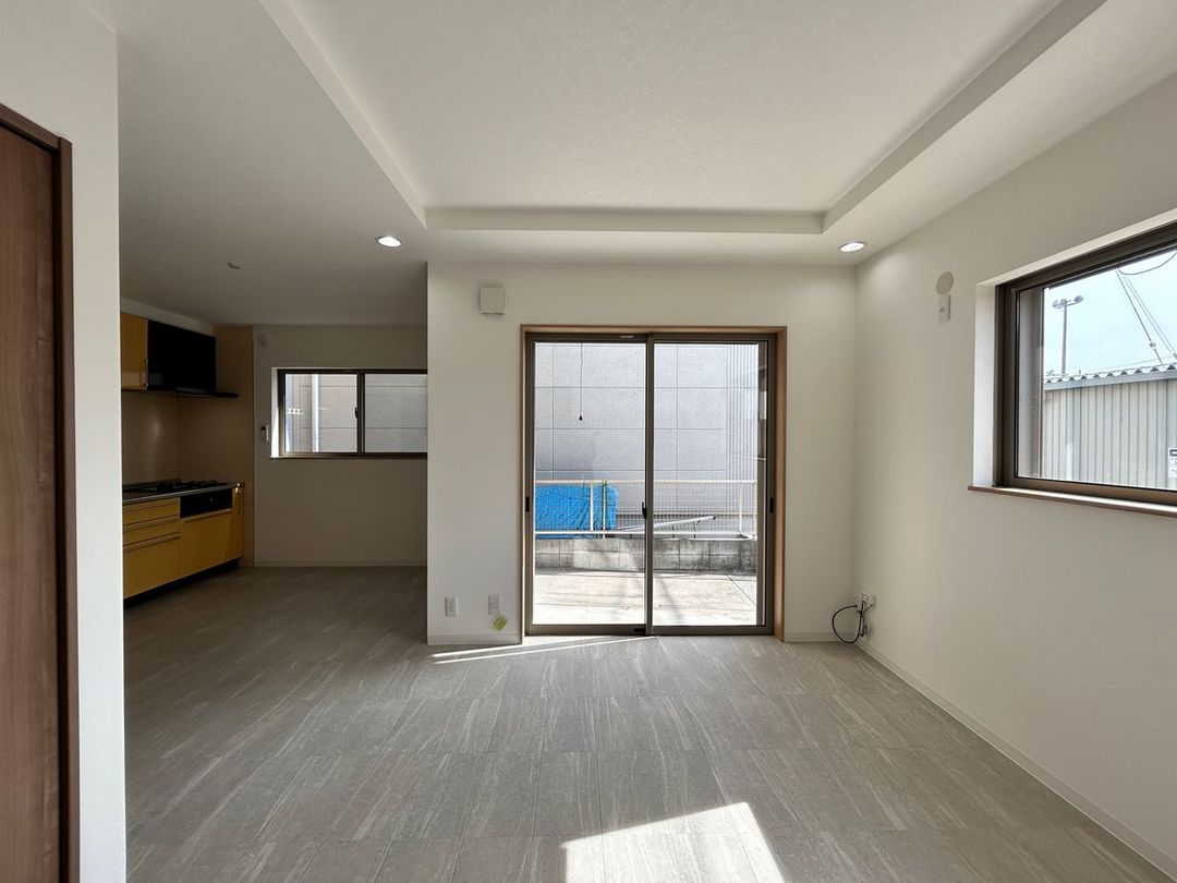3LDK Resale House in Sakai-ku, Osaka - 74.94 sqm - Thumbnail 2