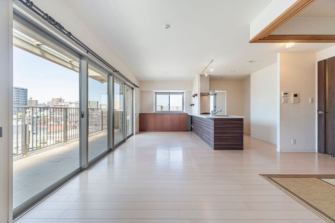 4LDK Apartment for Sale in Onojo City with Roof Balcony - Thumbnail 2