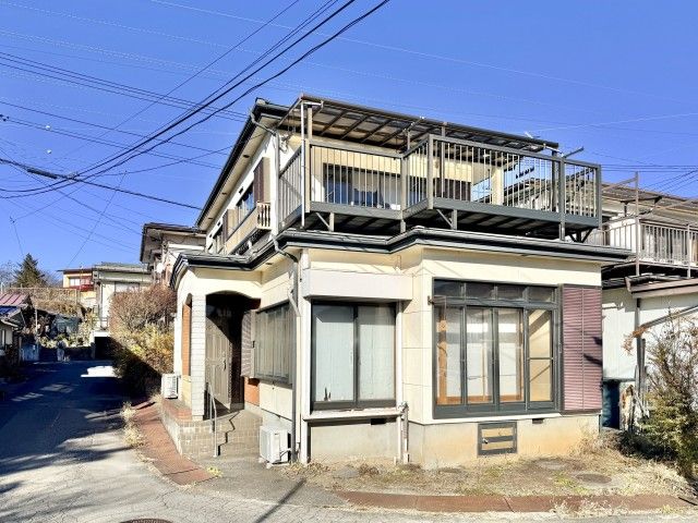 5DK House for Sale in Suwa, Nagano with Mountain Views - Image 1