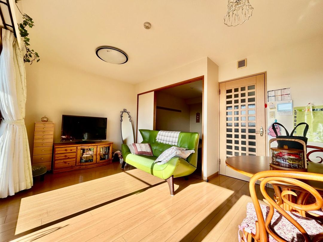 3LDK Apartment 70.53 sqm in Chikushino, Fukuoka - Thumbnail 2