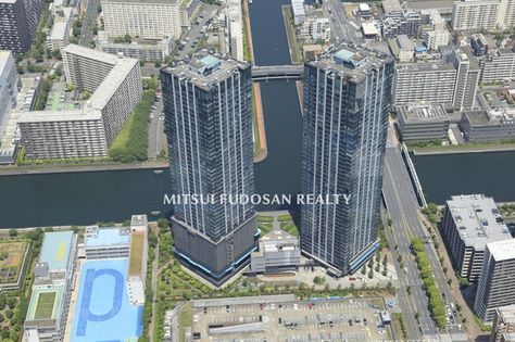 Bayes Tower & Garden 2LDK Condo in Toyosu, Tokyo - Thumbnail 2