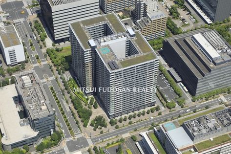 Bayes Tower & Garden 2LDK Condo in Toyosu, Tokyo - Thumbnail 4