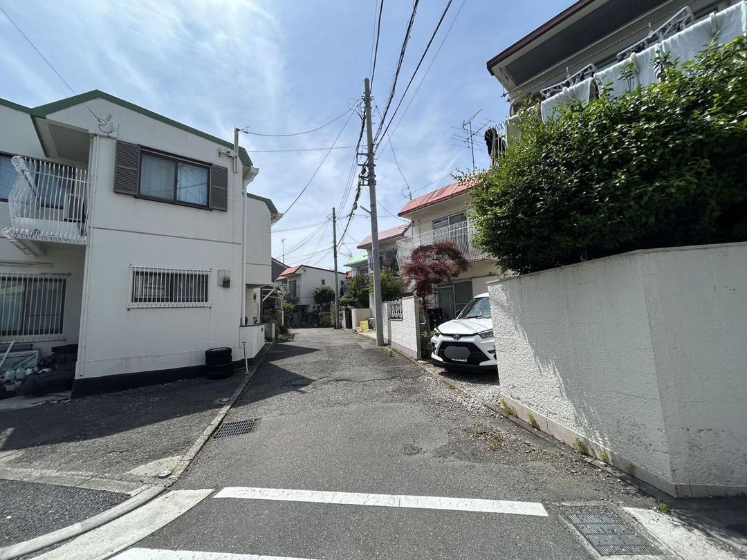 3LDK Townhouse for Sale in Fuchu City, Tokyo - Thumbnail 2