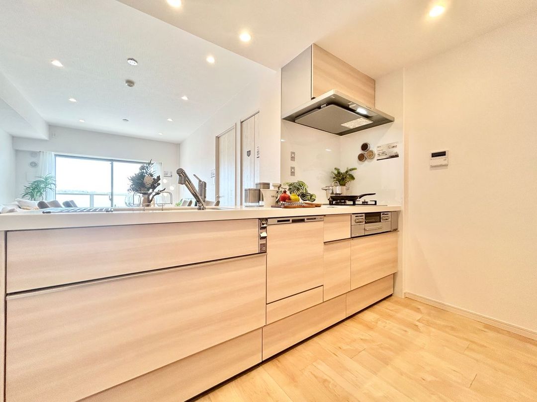 3LDK Apartment Near Nakanoshima Station, Kawasaki - Renovation Planned - Thumbnail 2