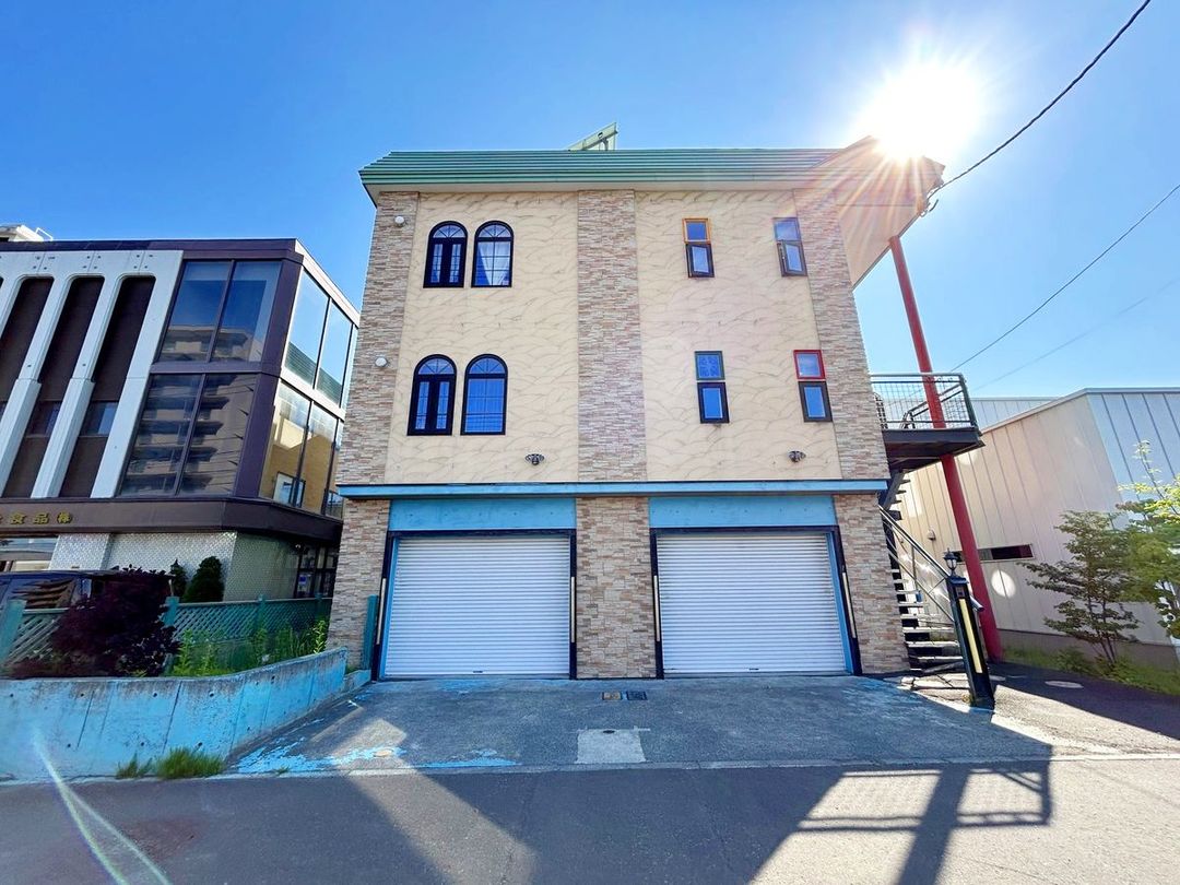 4LDK House for Sale in Yamanote, Sapporo - 412.86 sqm - Thumbnail 2
