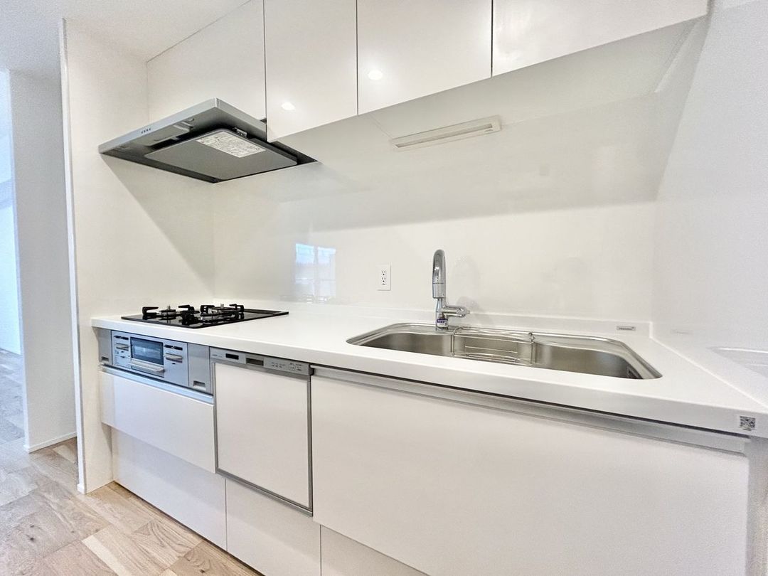 Cosmo Noborito 2LDK Renovated Apartment in Kawasaki - Thumbnail 2