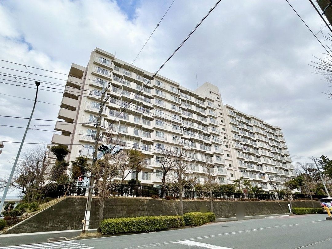 4LDK Apartment in Nonoba Danchi, Yokohama - 83.8 sqm - Thumbnail 2