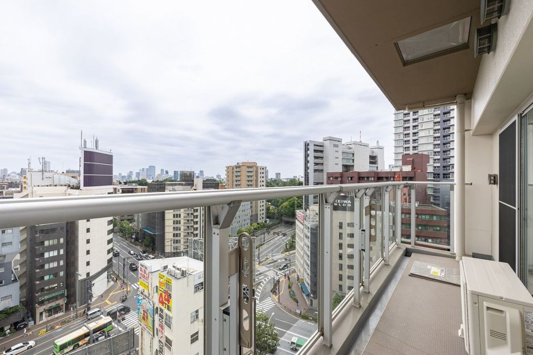 2LDK Apartment in Yotsuya, Shinjuku | 74.09 sqm - Thumbnail 2