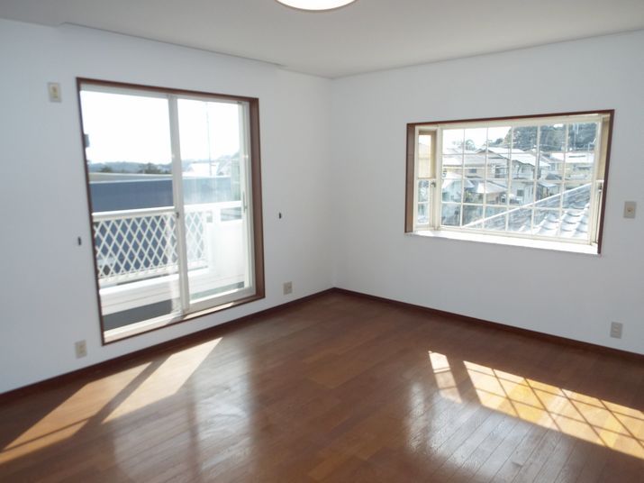 Renovated 5LDK House for Sale in Ryokukeidai, Hamamatsu - Thumbnail 3