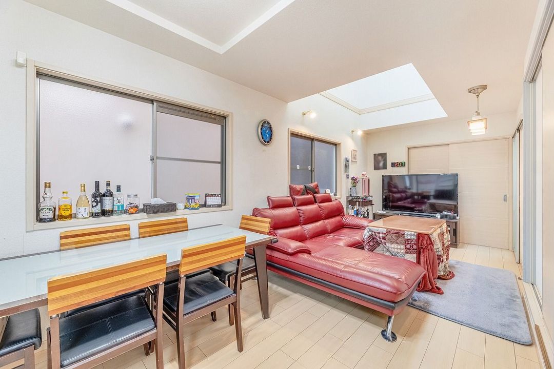 2008 4LDK House in Settsu, Osaka | 122.75 sqm with Parking - Thumbnail 2