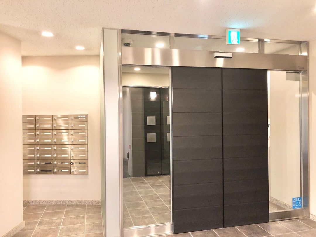 1LDK Apartment for Rent in Aobadai, Meguro, Tokyo - Thumbnail 3