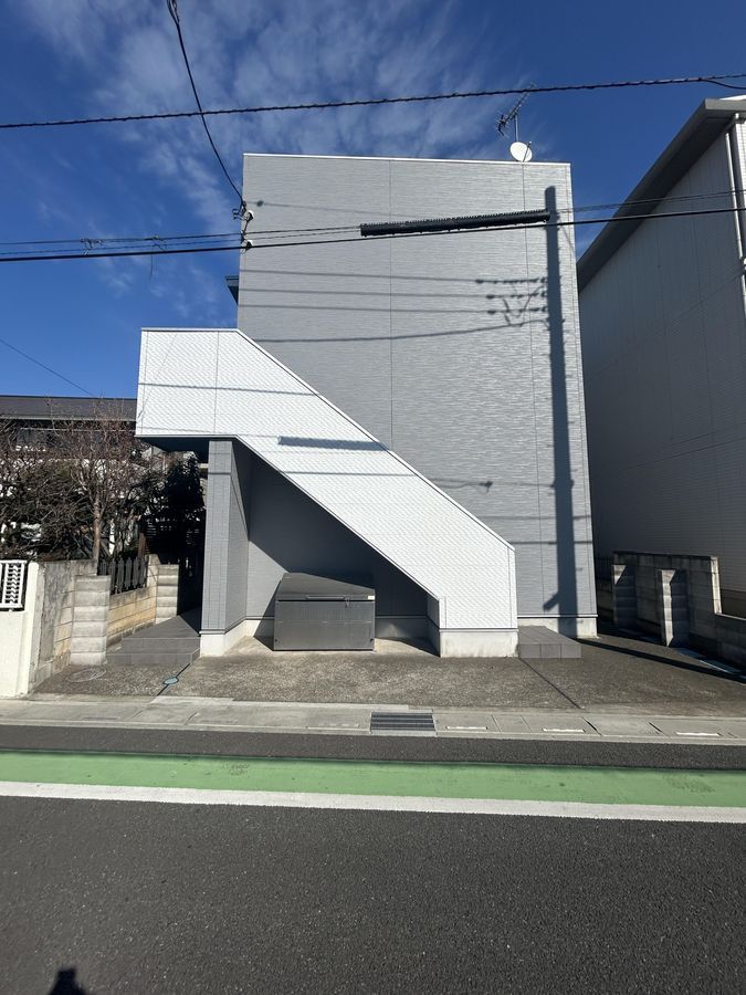 8-Unit Investment Apartment for Sale in Saitama's Kita Ward - Thumbnail 2
