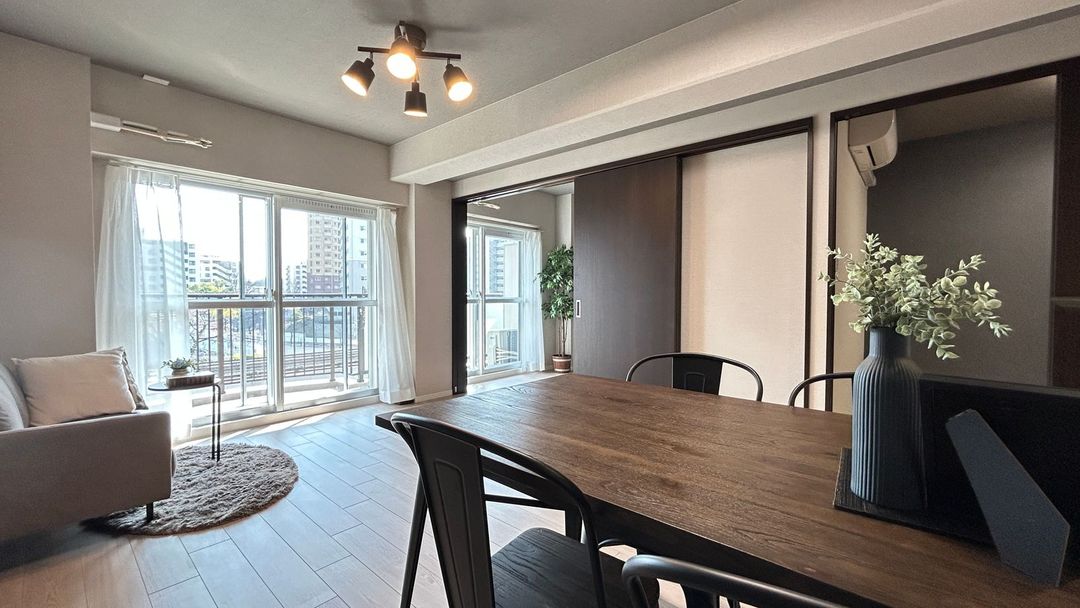 Renovated 3LDK Apartment for Sale Near Yamada Station, Suita - Thumbnail 2