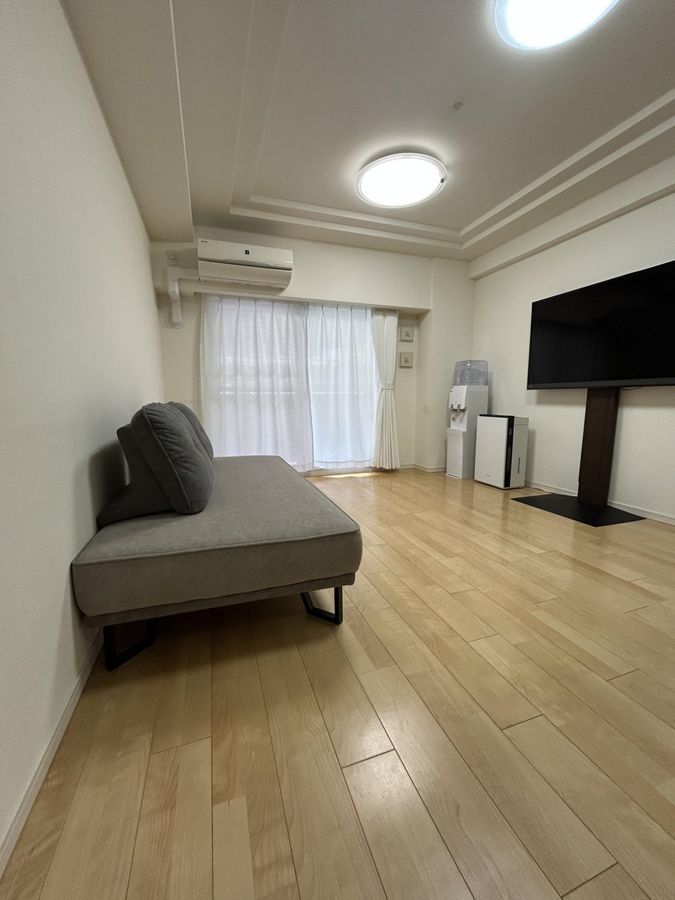 1SLDK Apartment for Sale in Tennoji, Osaka Near Tanimachi Kyuchome Station - Thumbnail 2