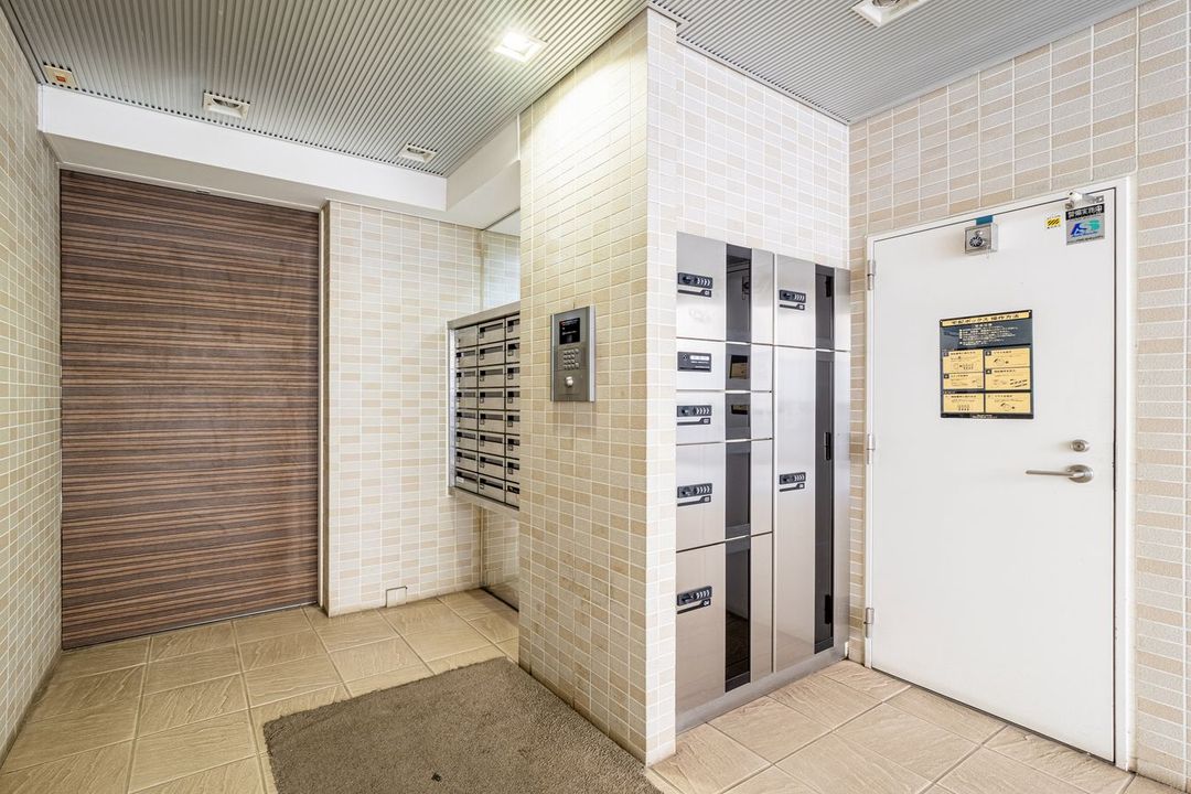 Regalia Residence Jiyugaoka 1LDK Apartment for Sale in Meguro - Thumbnail 2