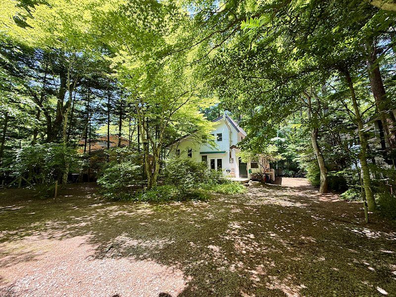 Old Karuizawa Land 929 sqm for Sale Near Station - Thumbnail 3