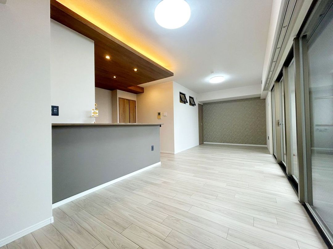 2SLDK Apartment for Sale in Nishi-ku, Hiroshima City - Thumbnail 2