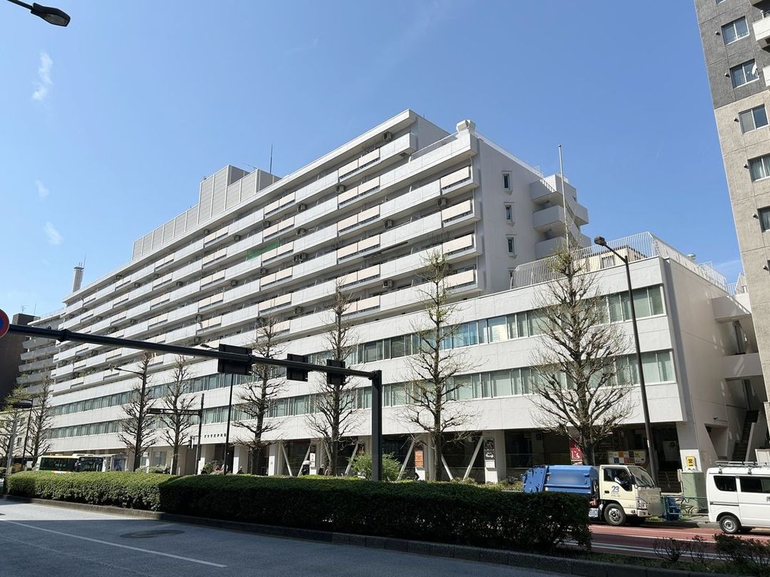 Plaza Edogawabashi 3LDK Apartment for Sale in Bunkyo, Tokyo - Thumbnail 2