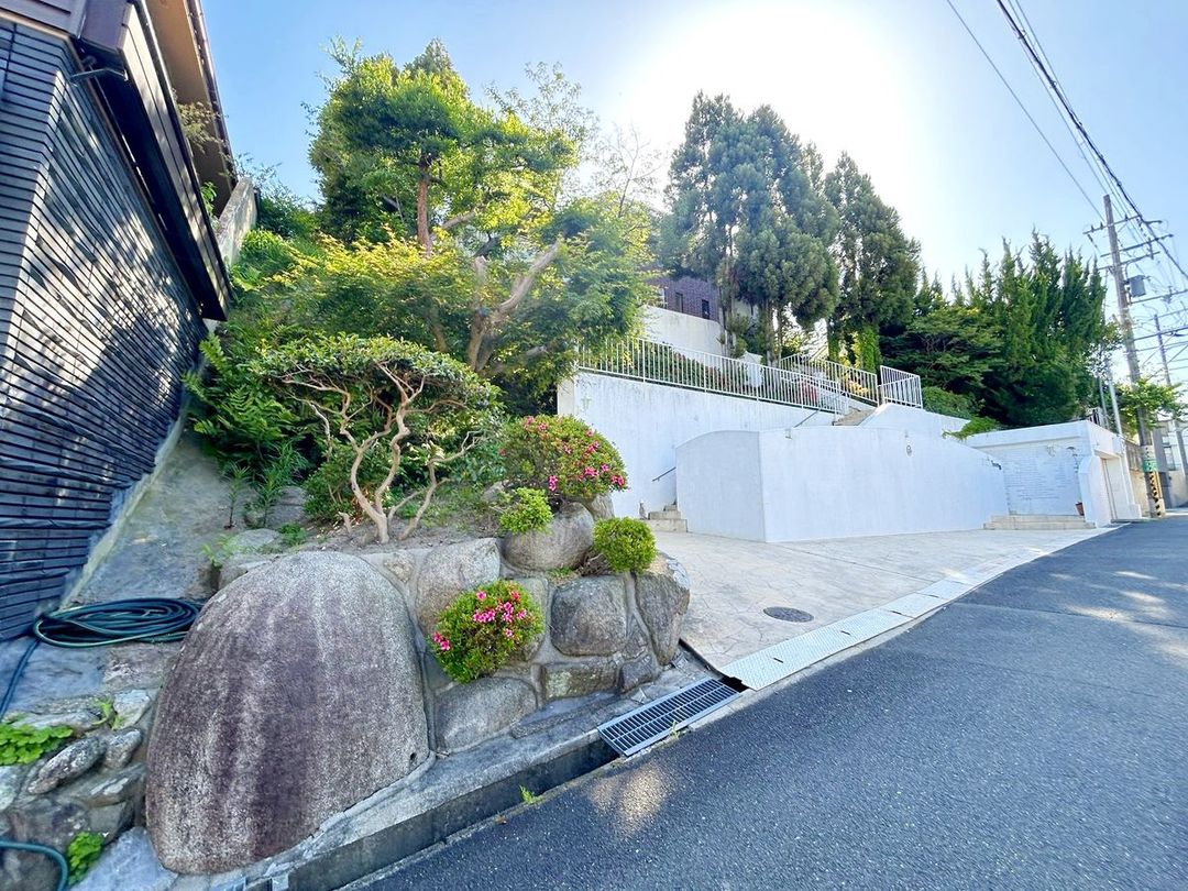 6SLDK House for Sale in Ibaraki City, Osaka - 277.17 sqm - Thumbnail 2