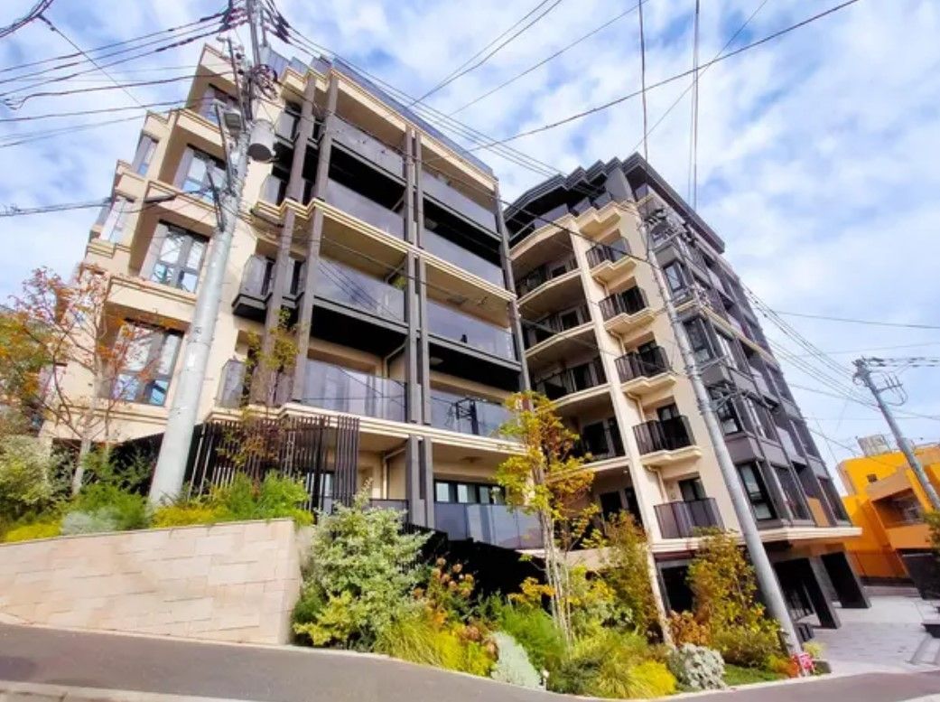 3LDK Apartment for Sale in Yokohama's Nishi Ward - Verena Grand - Thumbnail 2