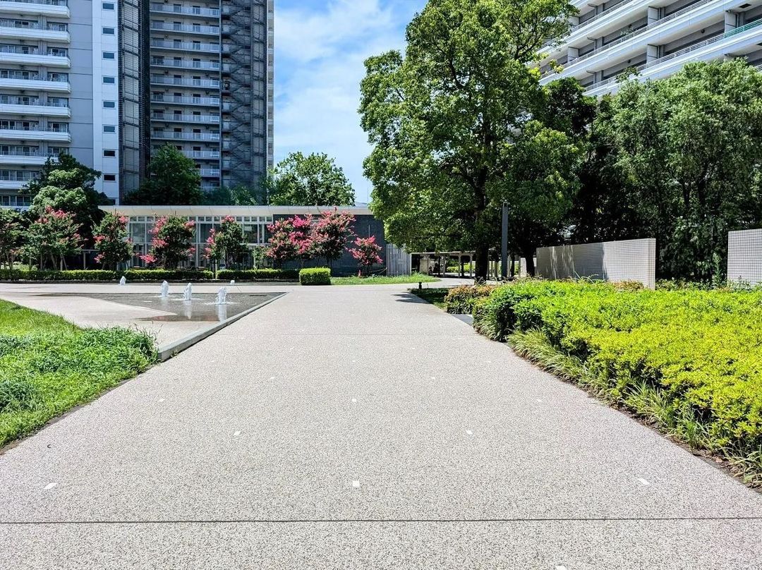 Spacious 3LDK Apartment in Yokohama Kanagawa Ward - Thumbnail 2