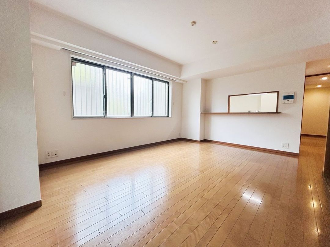 4LDK Apartment for Sale in Fuchu, Tokyo - 90.18 sqm - Thumbnail 2
