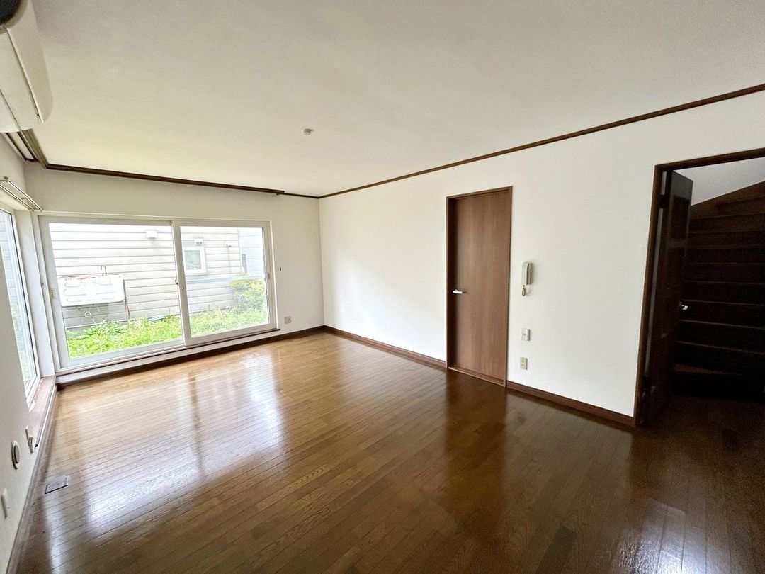 4LDK Detached House for Sale in Sapporo Minami Ward, Hokkaido - Thumbnail 2