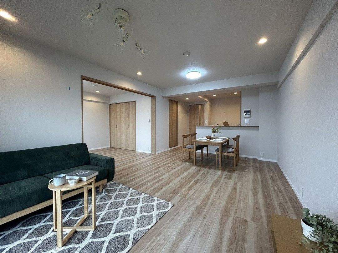 3LDK Apartment for Sale in Higashi Ward, Fukuoka with Ocean View - Thumbnail 2