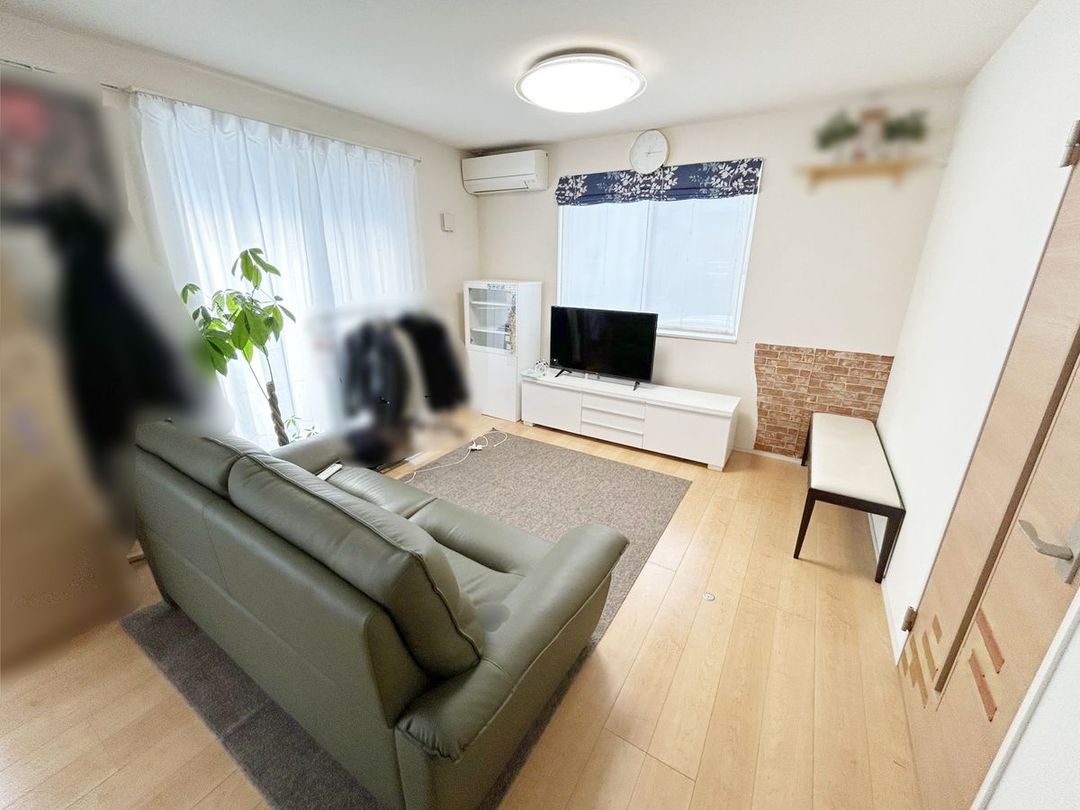 4LDK Solar-Powered House for Sale in Sendai's Suwacho - Thumbnail 2