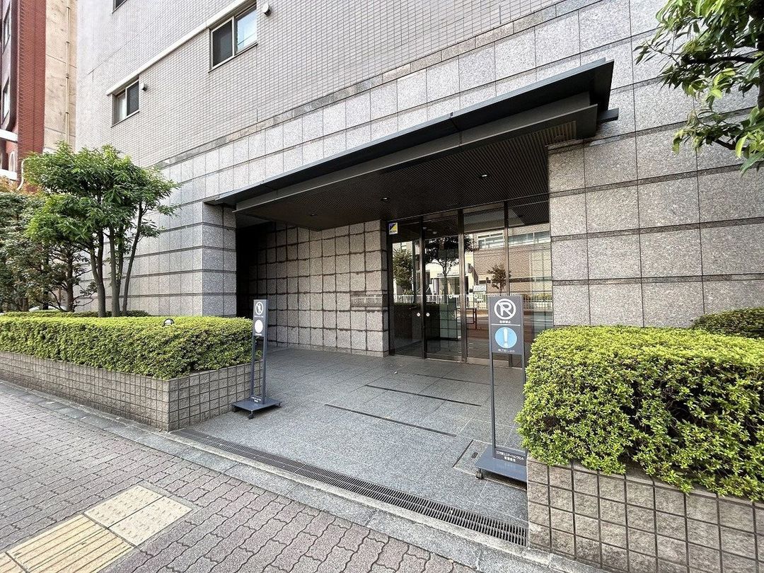 Cosmo Oshiage Station Front 2SLDK Apartment in Sumida, Tokyo - Thumbnail 2